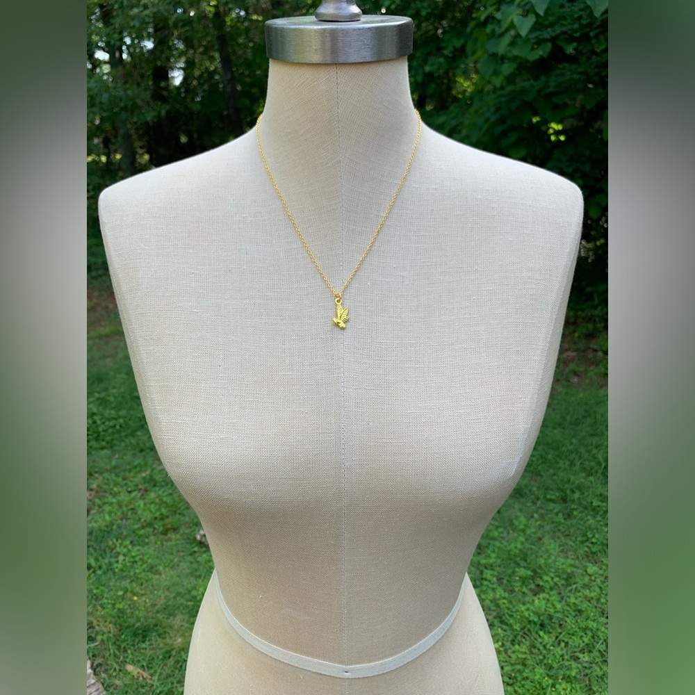 NWT Sterling Silver Plated Chain & Bee Alloy Metal Charm Necklace - Picture 2 of 10